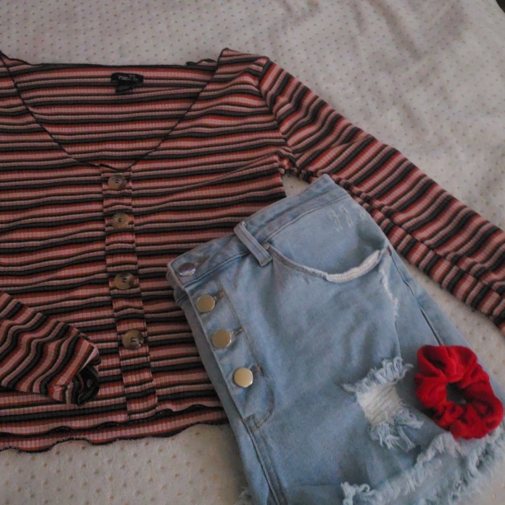 rue 21 long sleeve shirt and Jean shorts